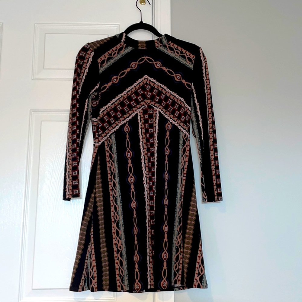 Long sleeve patterned mini dress